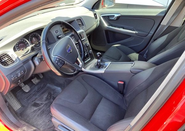 Volvo V60 cena 33900 przebieg: 290000, rok produkcji 2012 z Warszawa małe 137